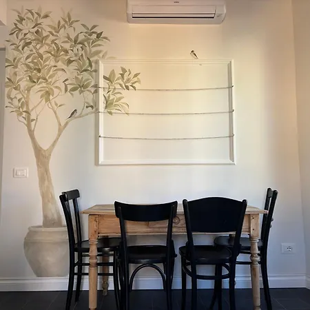 아파트 Hh La Piazzetta L' Attico